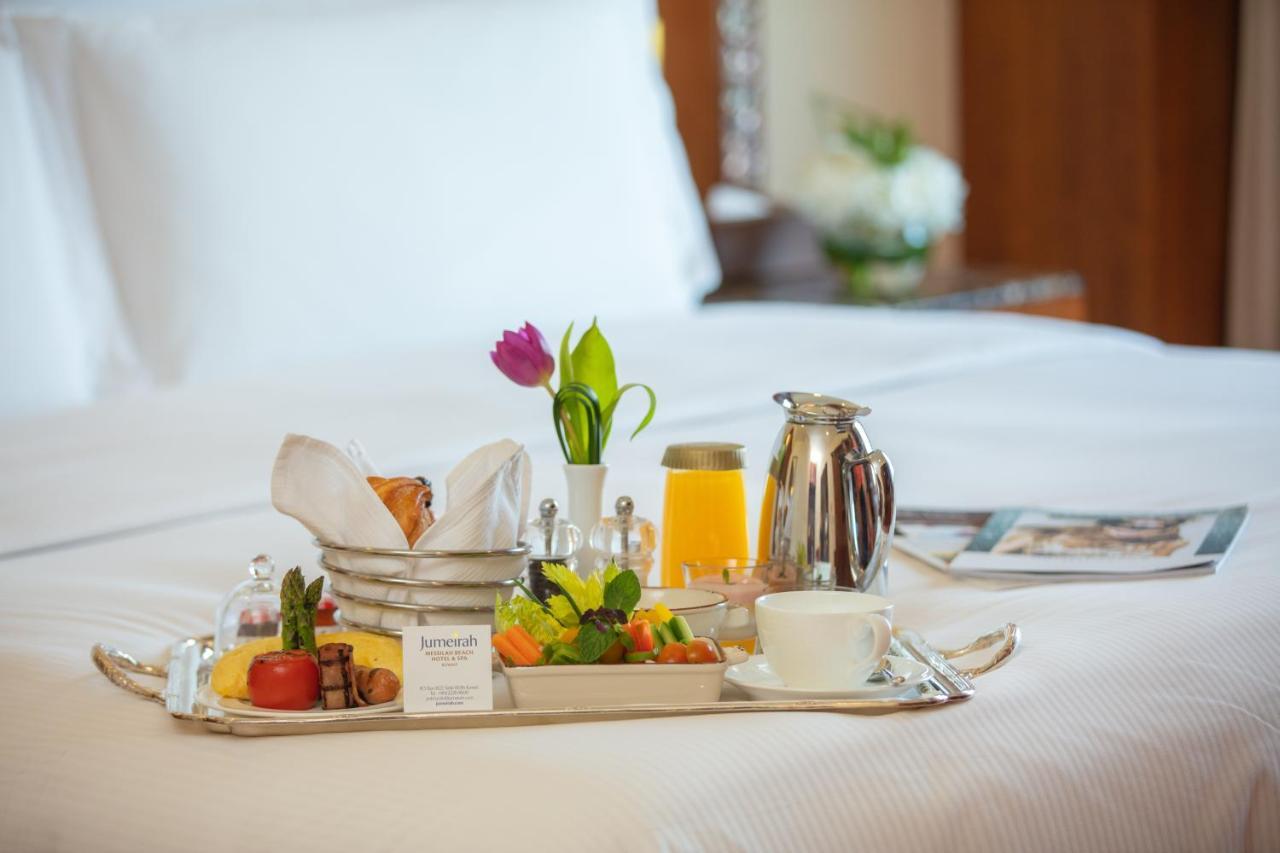 Jumeirah Messilah Beach Kuwait Kuvait Kültér fotó Room service