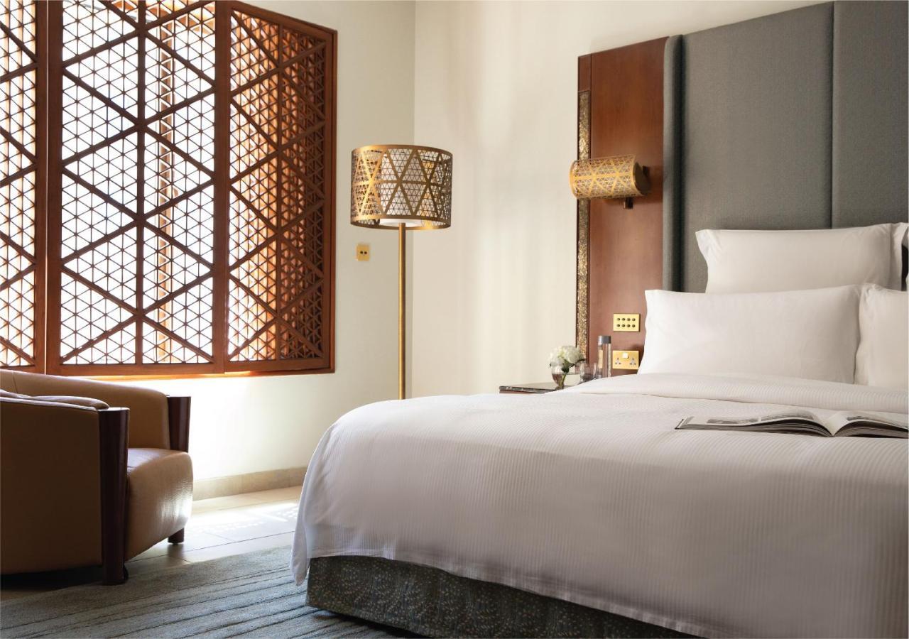 Jumeirah Messilah Beach Kuwait Kuvait Kültér fotó A guest room at the Ritz-Carlton, DIFC