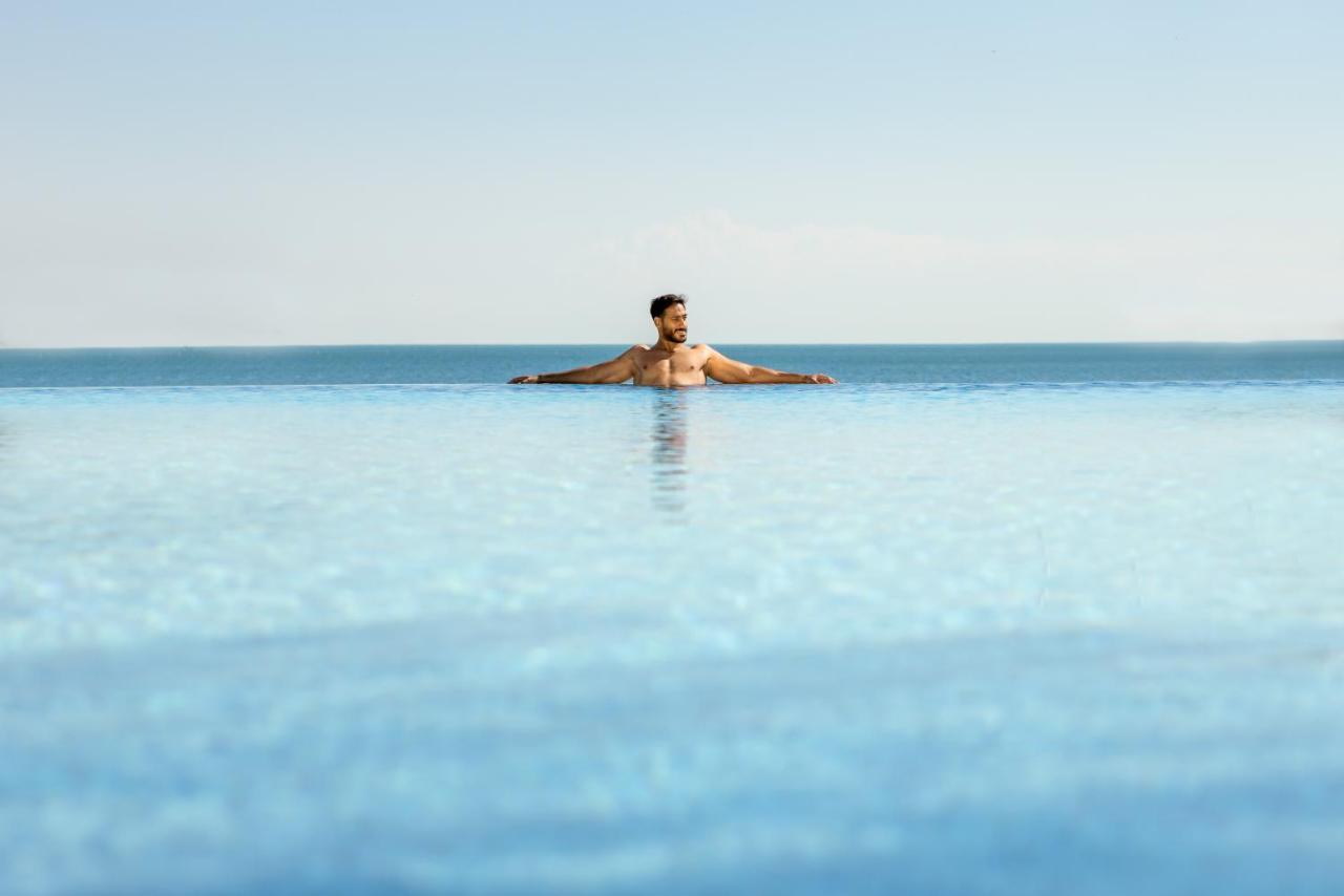 Jumeirah Messilah Beach Kuwait Kuvait Kültér fotó Infinity pool